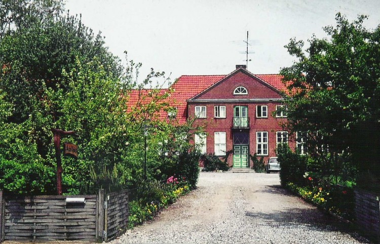 Axelhus (front), uten år. Foto: Samling Raimund Wolfert, Berlin.