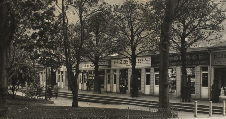 Byparken på begynnelsen av 1900-tallet. Brosings samling/Billedsamlingen, Universitetet i Bergen.